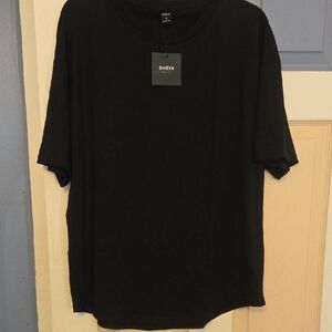 SHEIN Men's Classic Black Tee